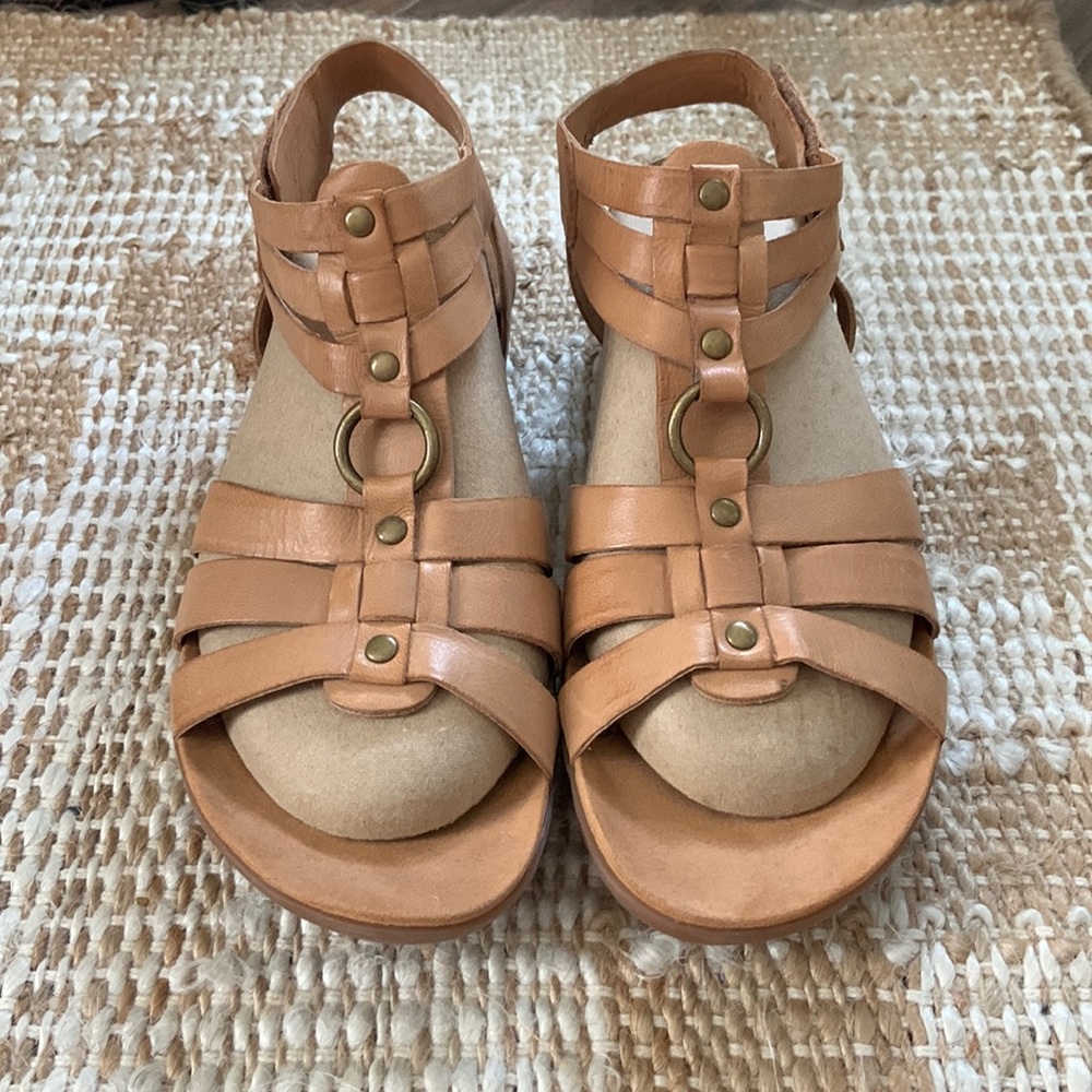 BareTraps Shoes Strappy Leather Sandals Size 7.5